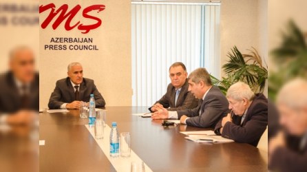 Mətbuat Şurası 2 qəzetin adını “reketlər siyahısı”na salacaq