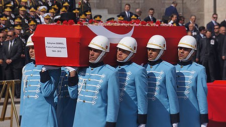 2015-ci ildə ölən dünya məşhurları - SİYAHI 
