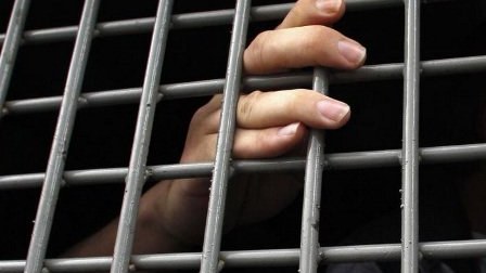 Əfv siyahısında hansı jurnalistlərin adı var?