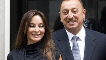 Prezident və xanımı  2015-ci ilin idman yekunlarına həsr olunan mərasimdə