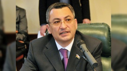 Rövşən Rzayev səs-küylü qanun layihəsi ilə bağlı sabah çıxış edəcək 