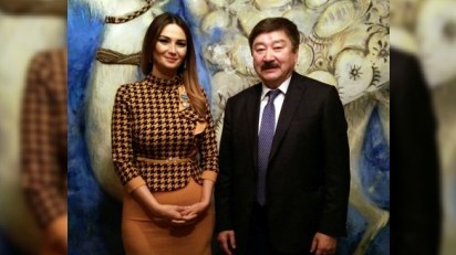 TÜRKSOY Qənirə Paşayevanı mükafatlandırdı