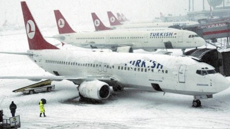 Əlverişsiz hava şəraiti İstanbul-Bakı aviareyslərində problem yaradıb