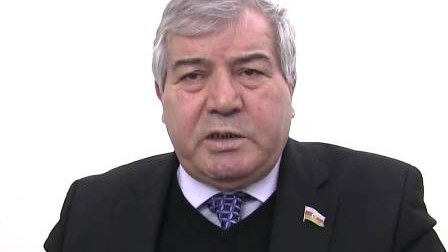 “Səfirlər və deputatlar arasında dünyadan xəbəri olmayanlar var”