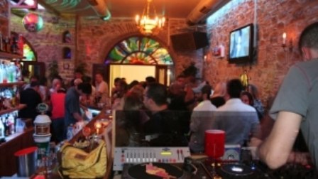 Gecə klubunda törədilən qətlin üstü açılıb 