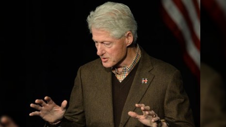 Bill Klinton arvadını dəstəkləmək üçün meydanlara endi