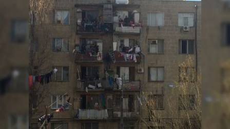 Bakıda beşmərtəbəli bina yandı - 20 nəfər təxliyyə olundu