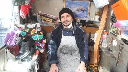 “Camaat əvvəlki havasında deyil” - Devalvasiya dövrünün dərzi, pinəçi, taksi sürücüsü ilə SÖHBƏT
