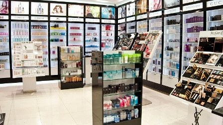 Bahalı dollar parfümeriya şəbəkəsini də çökdürür