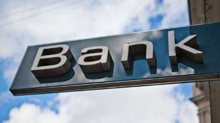 “Mərkəzi Bank banklara sərbəstlik verməlidir” - İqtisadçıdan TƏKLİF