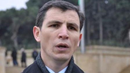 ”Ünsiyyət "köpəkoğlu" şəklində ola bilməz”  