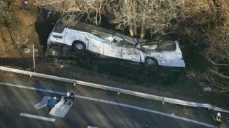 Turist daşıyan avtobus qəzaya düşdü: 14 nəfər öldü