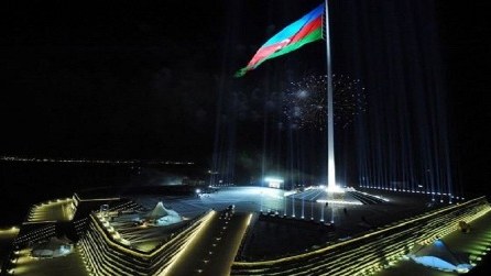 Bayraq Meydanı İdarəsi ləğv edildi 