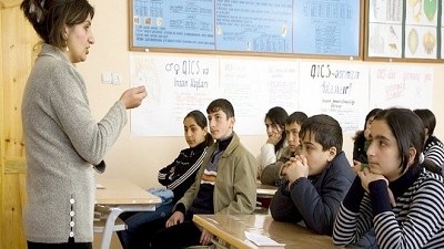 “Orta məktəblərdəki psixoloqlar səriştəsiz kadrlardır” - İTTİHAM