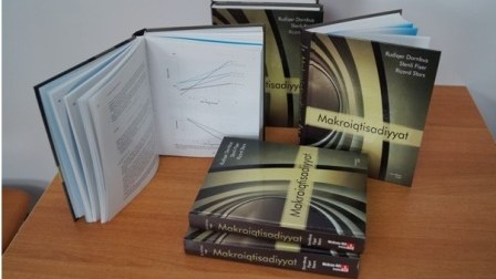 Mərkəzi Bankın maliyyə dəstəyi ilə “Makroiqtisadiyyat” tərcümə olundu
