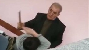 Sumqayıtda övladı döyülən valideyn müəllimə qarşı şikayətini geri götürüb