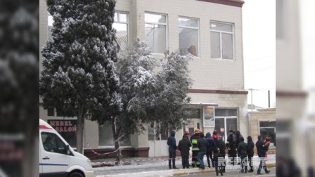 Bakıda univermaq çöküb, dağıntılar altında qalanlar var - FOTO