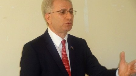 Deputat elmi tədqiqat institutlarının ləğvini istədi: "Lüzumsuzdurlar!"