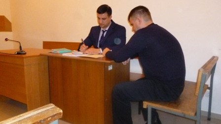 Azərbaycanlı xanımdan rüşvət tələb edən xidmət rəhbəri həbs olundu