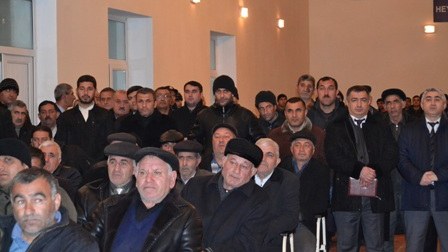 İcra başçısı sakinlərin problemlərini dinlədi