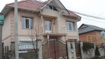Milli Bank sədrinin evinə qumbara atıldı 