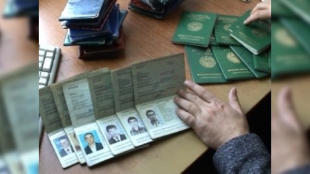 20 azərbaycanlını evində qeydiyyatdan keçirən qıza qarşı cinayət işi açıldı