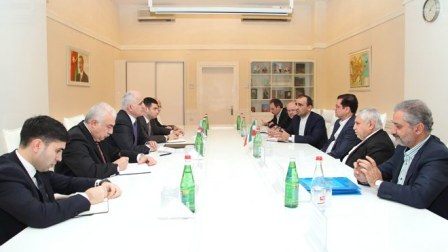 İran Azərbaycanda dərman istehsalında maraqlıdır