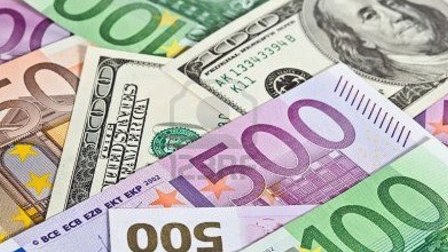 Azərbaycanda dollar ucuzlaşır, manat bahalaşır