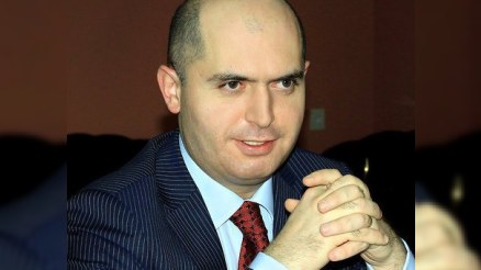 Nazir istefaya göndərilir
