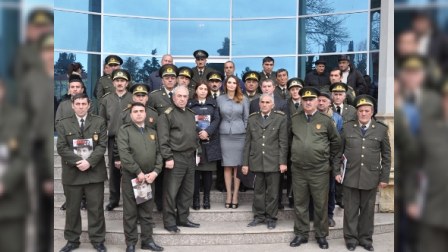 Qənirə Paşayeva hərbi məktəblərə hazırlaşan gənclərlə görüşüb - FOTO