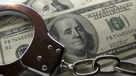  Qanunsuz valyuta mübadiləsi edənlərdən 1.5 milyon manat götürüldü