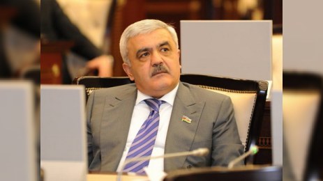 Rövnəq Abdullayev prezidentliyə namizədliyini irəli sürüb