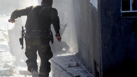 Diyarbakırda hərbçilərin olduğu bina çökdü 