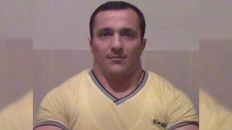 Bakıda polisin maşınını əzən "çəkicli adam" 4 aylığa həbs olundu - VİDEO