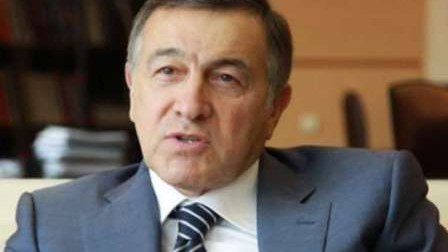 Araz Ağalarov işlərin öhdəsindən gələ bilmir