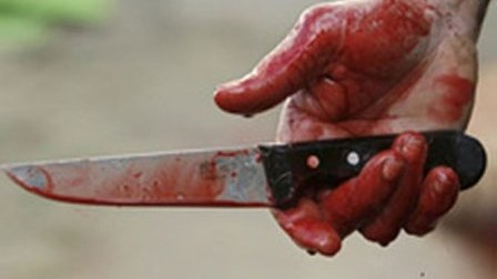 19 yaşlı qız bacısına 140 bıçaq xəsarəti yetirdi - DƏHŞƏT