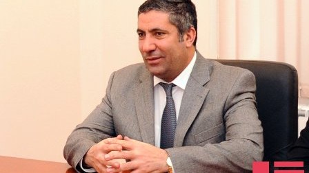 YAP-çı həmkarları Siyavuş Novruzovu DƏSTƏKLƏMƏDİLƏR
