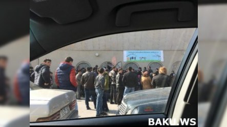  Bakıdakı kasıblar üçün pulsuz mağaza bir günə boşaldılıb - Foto 