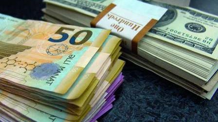 Manat təkcə Mərkəzi Bankın deyil, həm də Neft Fondunun ehtiyatlarını "yeyir”