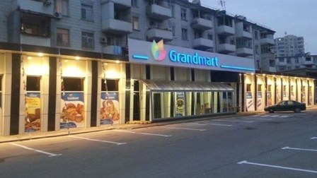 Paytaxtda supermarketə basqın 