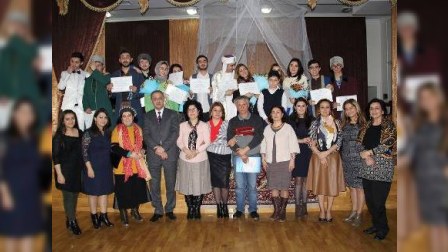 “Ölülər” məktəb səhnəsində