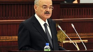 Baş nazir parlamentə hecabat verdi