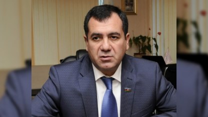 “İllərlə məhkəmə qapılarında qalır”