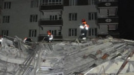  Türkiyədə binanın çökməsi faciəyə səbəb olub  