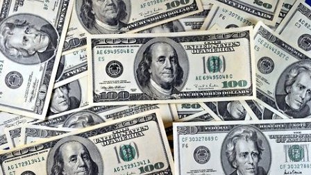  Dollar sürətlə ucuzlaşır:  FES uçot dərəcəsini dəyişmədi 