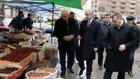 Baş nazirin müavini bazar və yarmarkalardakı qiymətlərlə maraqlandı 