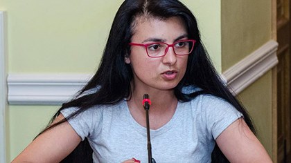 Xanım deputatın yataq otağına partlayıcı atıldı