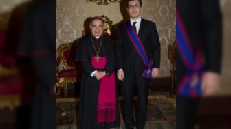 Roma Papası Sərkisyanın kürəkəninə orden verdi