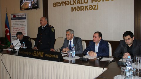 Qanunsuz parklamalarla bağlı yazı müsabiqəsinin qalibləri mükafatlandırıldı- FOTOLAR