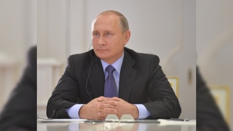 Putin Ukrayna sərhədindən 20 metr aralıda müşavirə keçirdi